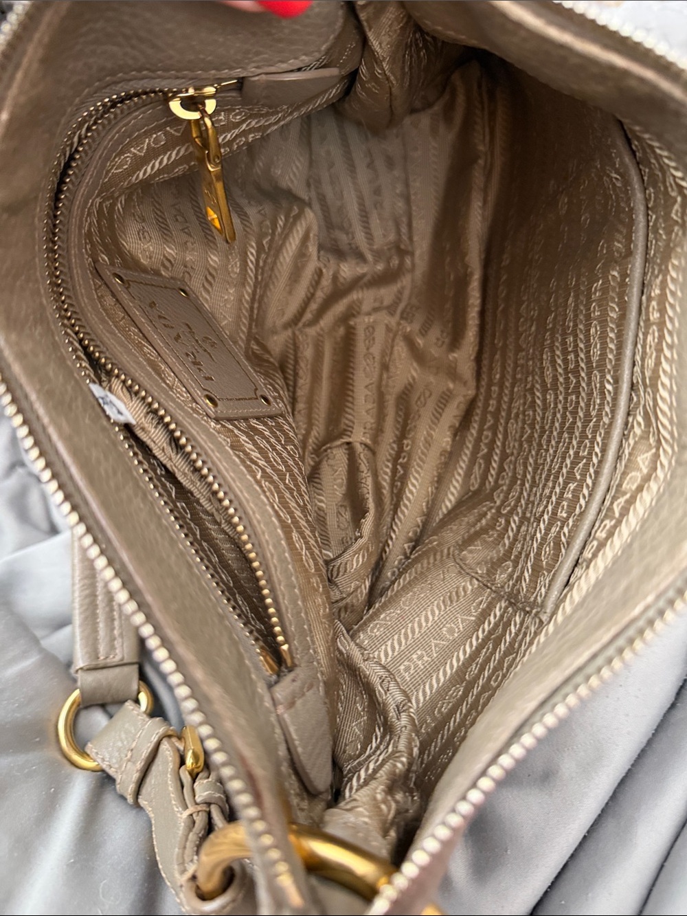 Prada🌟 Olive-Taupe Pebbled Leather Shoulder Bag with Gold Hardware - Picture 11 of 13